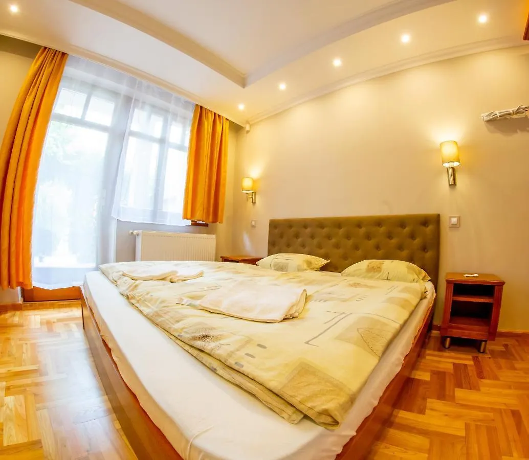 Aranykert Vendeghaz Guest House Eger
